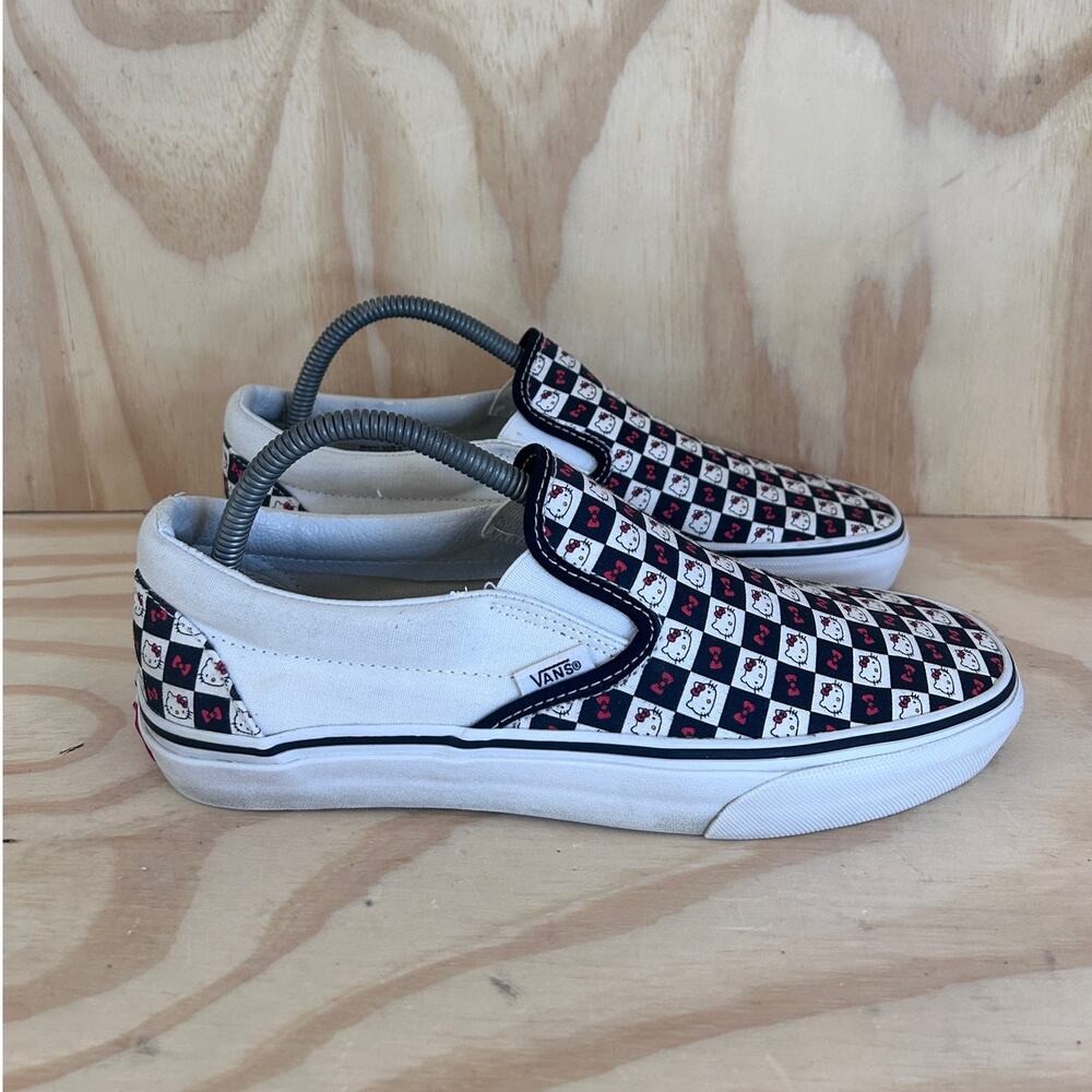 Vans Off The Wall Classic Slip-On Hello Kitty Sneakers White/Black Women's - 9.5